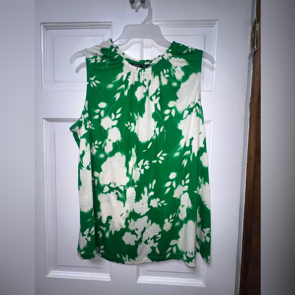 Simply Vera Vera Wang shirt. Size XXL. Smoke/pet free home